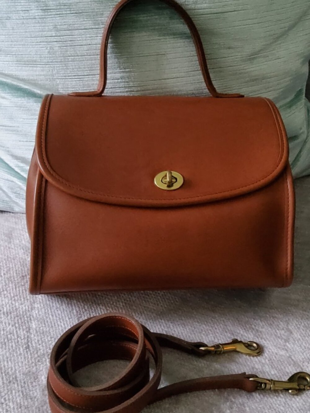 Vintage Coach Manor Crossbody Handbag in British Tan 9977 + Hangtag